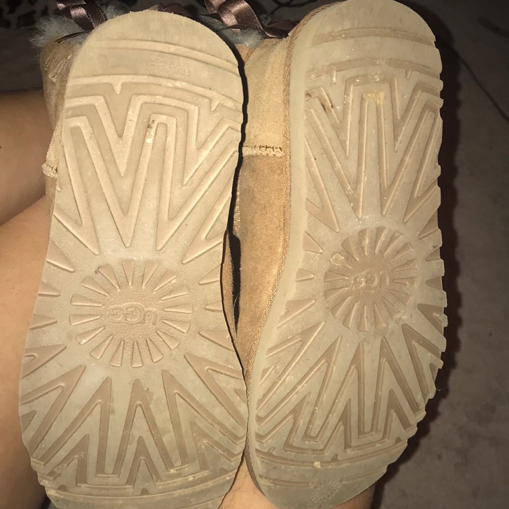 Ugg boots with bows 🎀🎀 - Picture 5 of 5